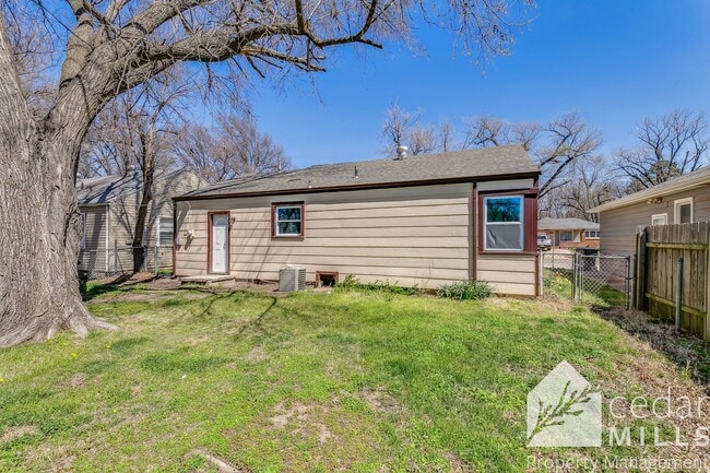 Building Photo - Cute Northside 3 Bedroom!
