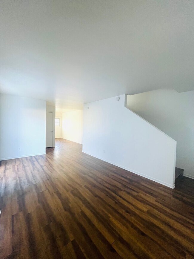 Building Photo - 793