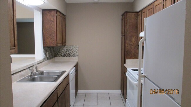 Building Photo - 13223 Kit Ln
