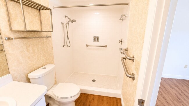 Building Photo - 1624 Whitehead Dr