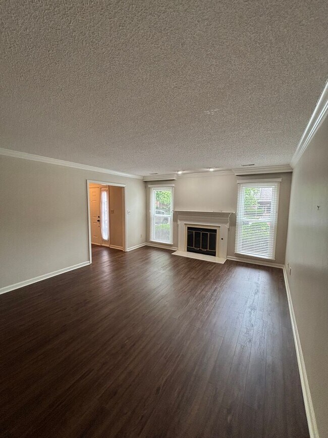 Building Photo - West Knoxville Townhouse
