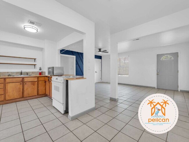 Building Photo - Rental Home in Desirable Navy Point Area