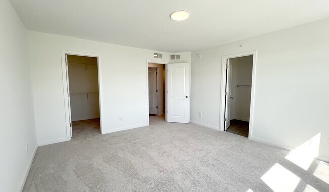 Building Photo - 14473 103rd Pl N