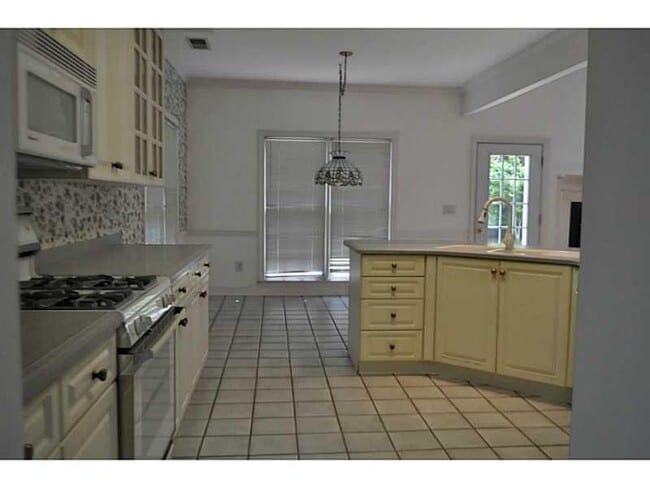 Building Photo - 2702 Bridgegate Cove NE