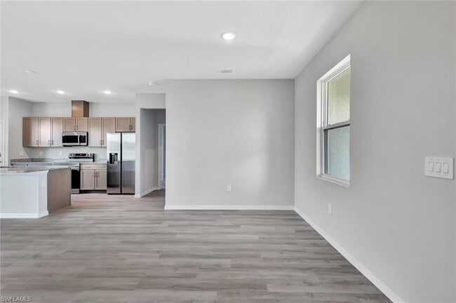 Building Photo - 1310 NW Juanita Pl