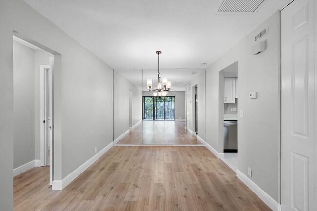 Building Photo - Beautifully Renovated Winter Springs Condo...