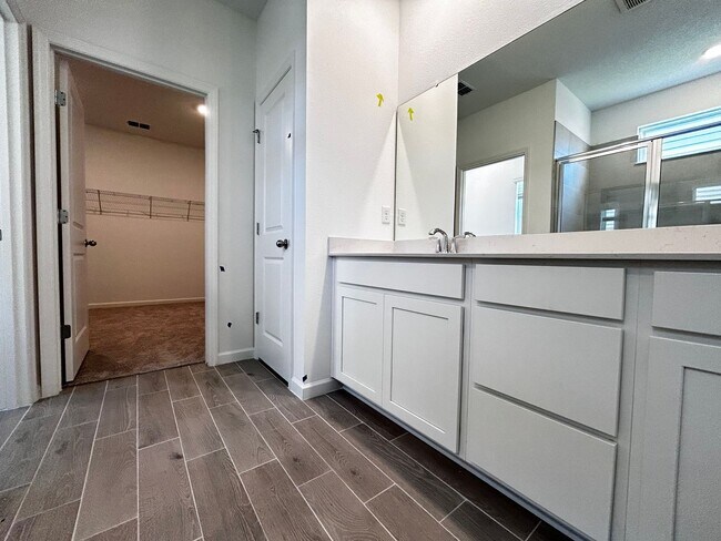 Building Photo - Brand New 4/3.5 Two Story Home with Loft. ...