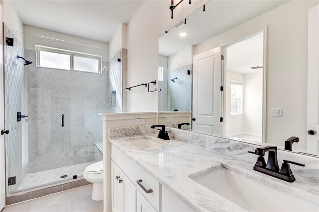 Building Photo - 2008 Kit Cir