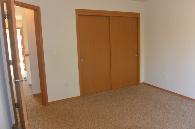 Building Photo - 4825 Northeast 124th Ct.