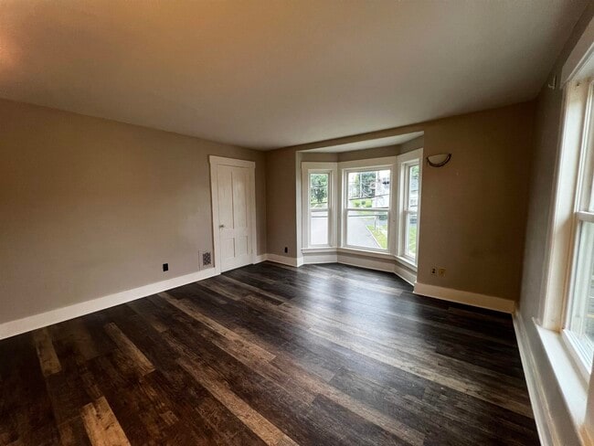 Building Photo - 26 6th St