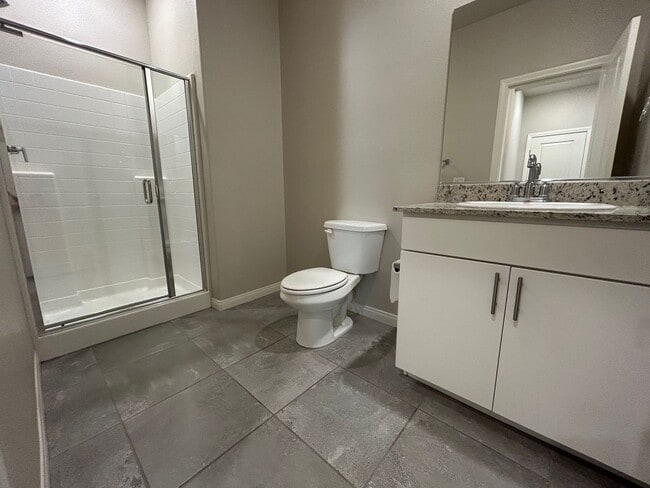 Building Photo - Gorgeous two-story home with 5 bedrooms and 3 bathrooms in a gated community