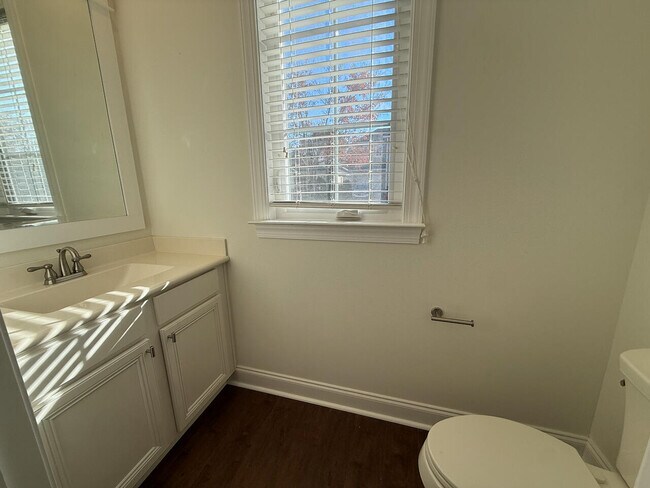 Building Photo - 143 Christian Dr