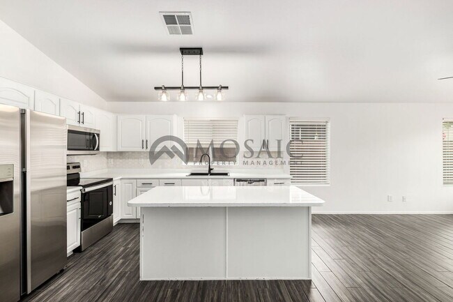 Building Photo - 3284 W Five Mile Peak Dr