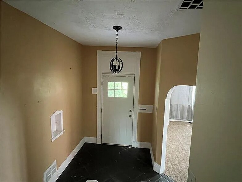 Building Photo - 3929 Vinceton St