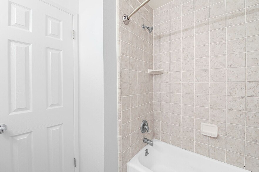 Building Photo - 1600 Mabury St