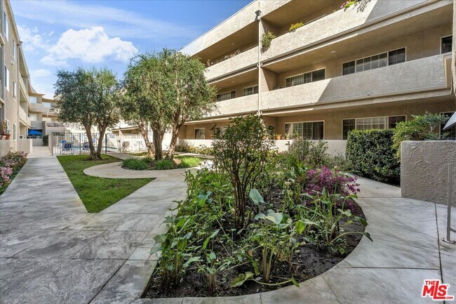 Building Photo - 4647 Willis Ave