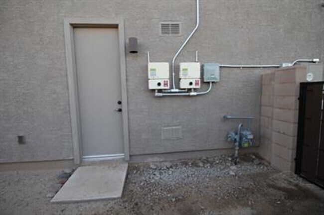 Building Photo - STUNNING 4-Bedroom + Den Home in Gladden Farms!!!!! SOLAR PANELS!!!