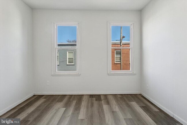 Building Photo - 2350 N Opal St