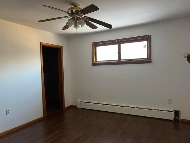 Building Photo - 706 E Catawissa St