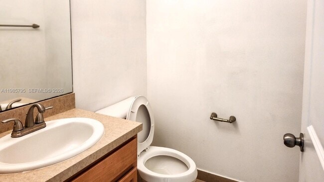 Building Photo - 470 NE 194th Terrace