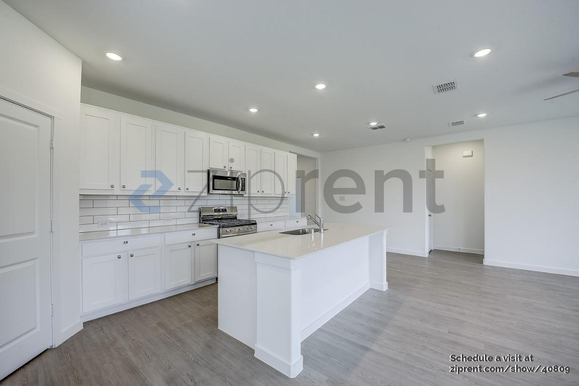 Building Photo - 1313 Rockwell Dr