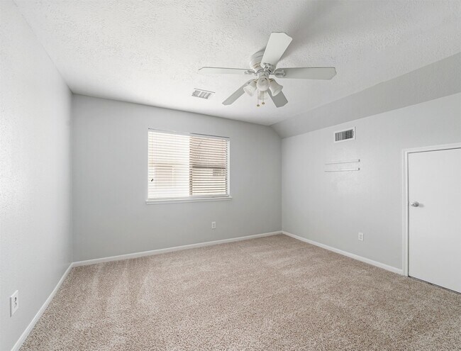 Building Photo - 13515 Ryanwood Dr