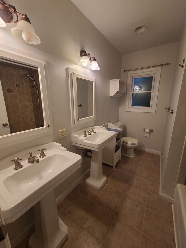 Building Photo - Scarsdale Rental Fully Updated 4 bedroom p...