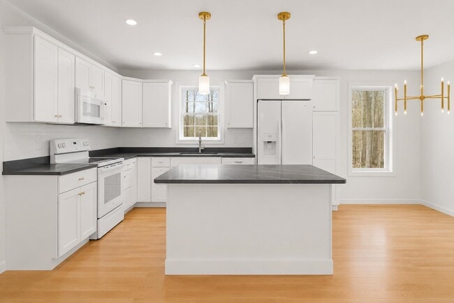 Building Photo - 51 Blacksmith Dr