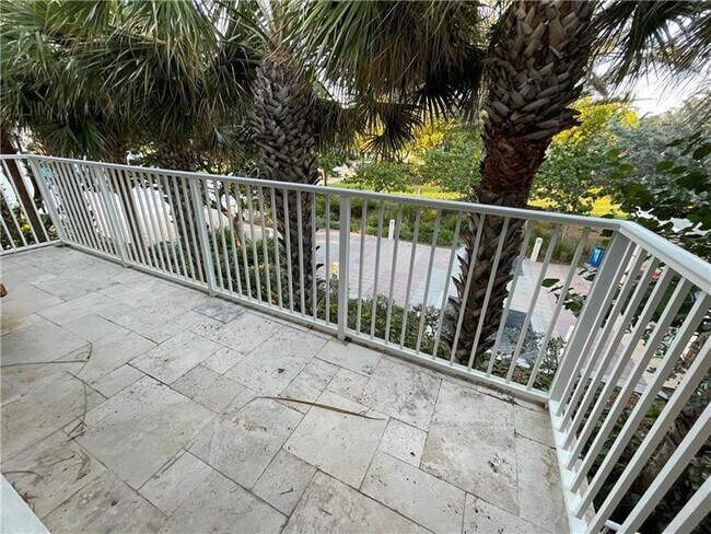 Building Photo - 4564 El Mar Dr