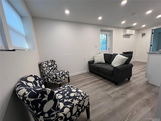 Building Photo - 40 Talcott Dr