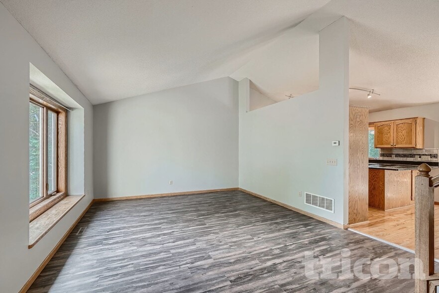 Building Photo - 5077 Credit River Dr