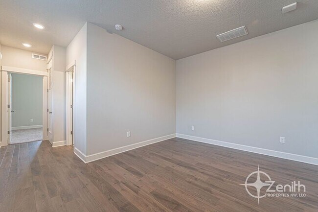 Building Photo - 4837 S 16th Dr