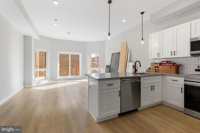 Building Photo - 919 N 15th St