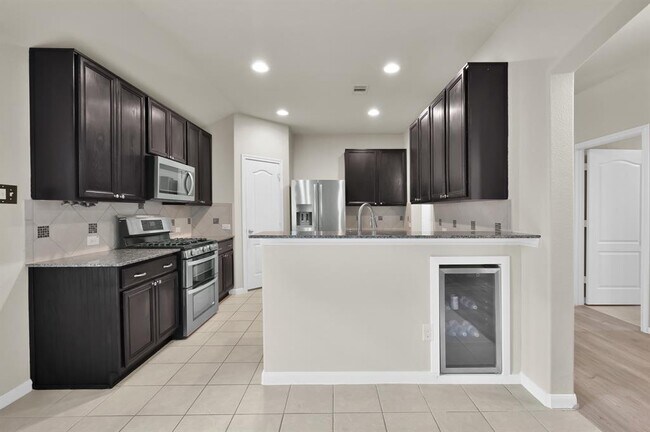 Building Photo - 973 Doire Dr