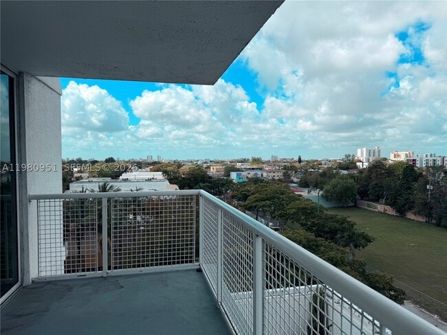 Building Photo - 900 SW 8th St