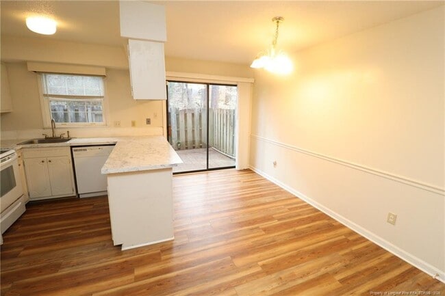 Building Photo - 1260 Donaldson Ct