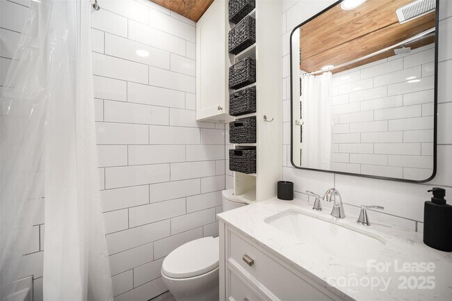 Building Photo - 4611 Hedgemore Dr