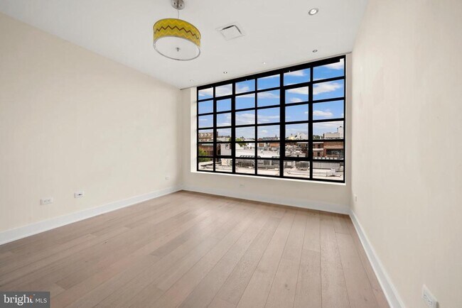 Building Photo - 1055 Wisconsin Ave NW