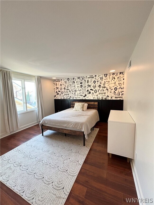 Building Photo - 6035 Whitegate Crossing