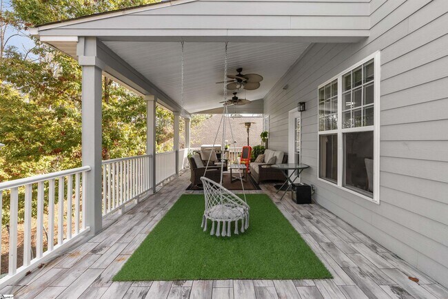 Building Photo - 154 S Lake Emory Dr