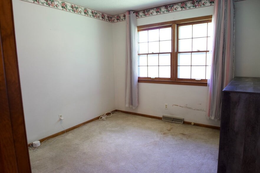 Building Photo - 1405 N 82nd Terrace