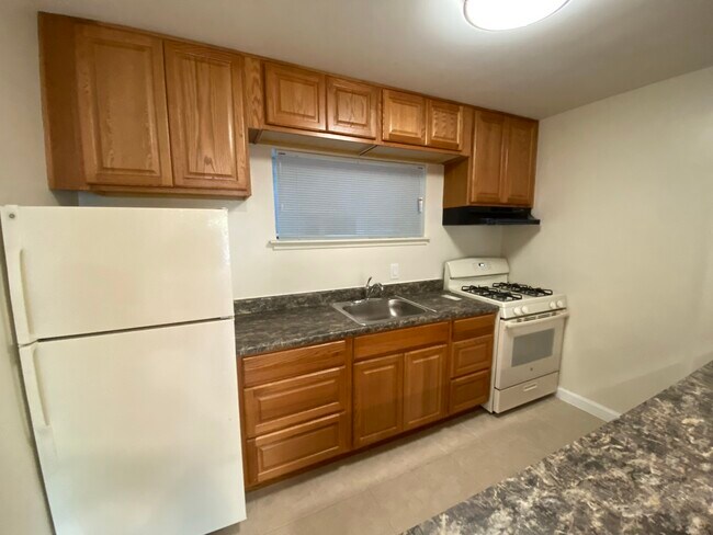 Building Photo - Westover Court Apartments