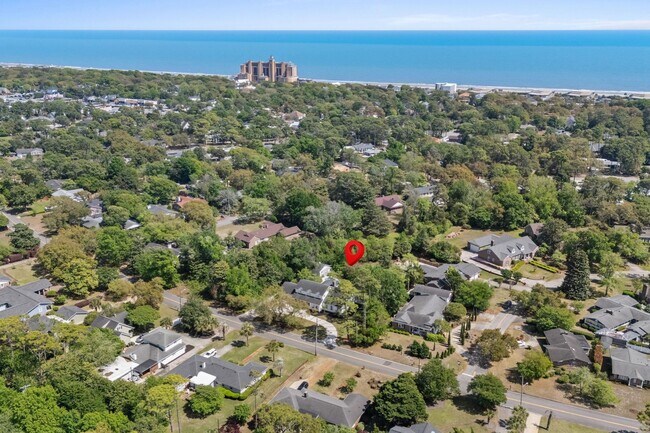 Building Photo - 5704 Woodside Ave