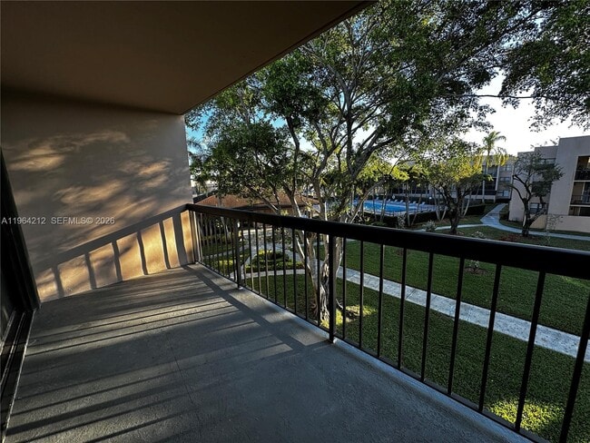 Building Photo - 10625 SW 112th Ave