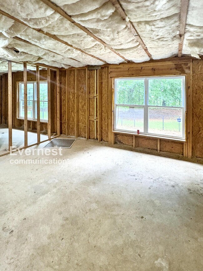Building Photo - 364 Southgate Dr