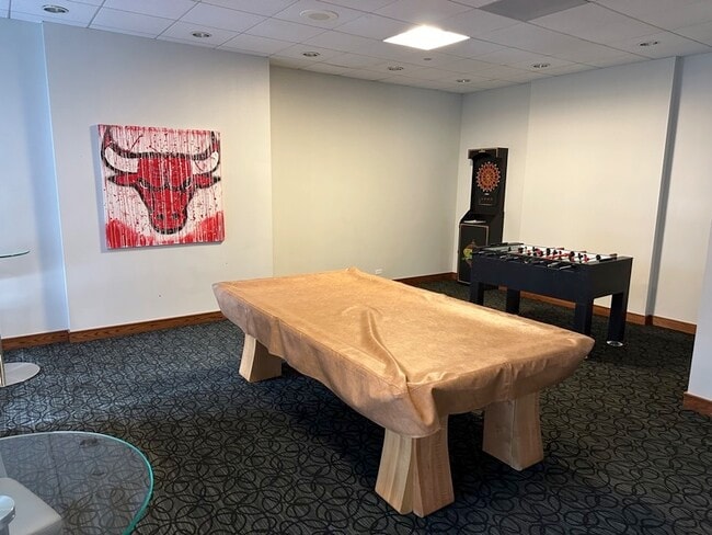 Building Photo - 420 E Waterside Dr