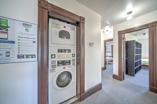 Building Photo - 2225 Blake St