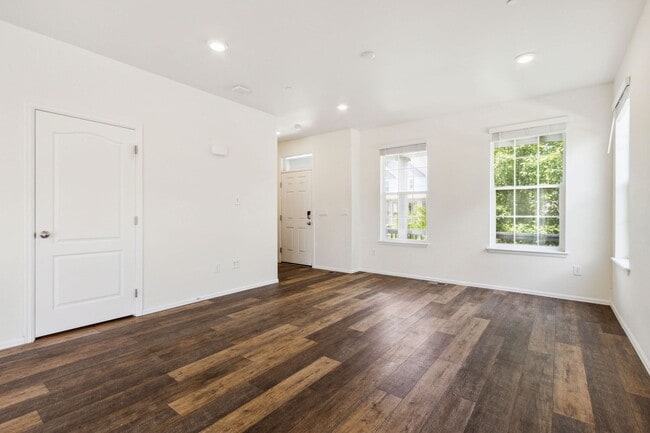 Building Photo - Fort Collins Lifestyle Exemplified by this 2 Bed, 2.5 Bath Paired Home!