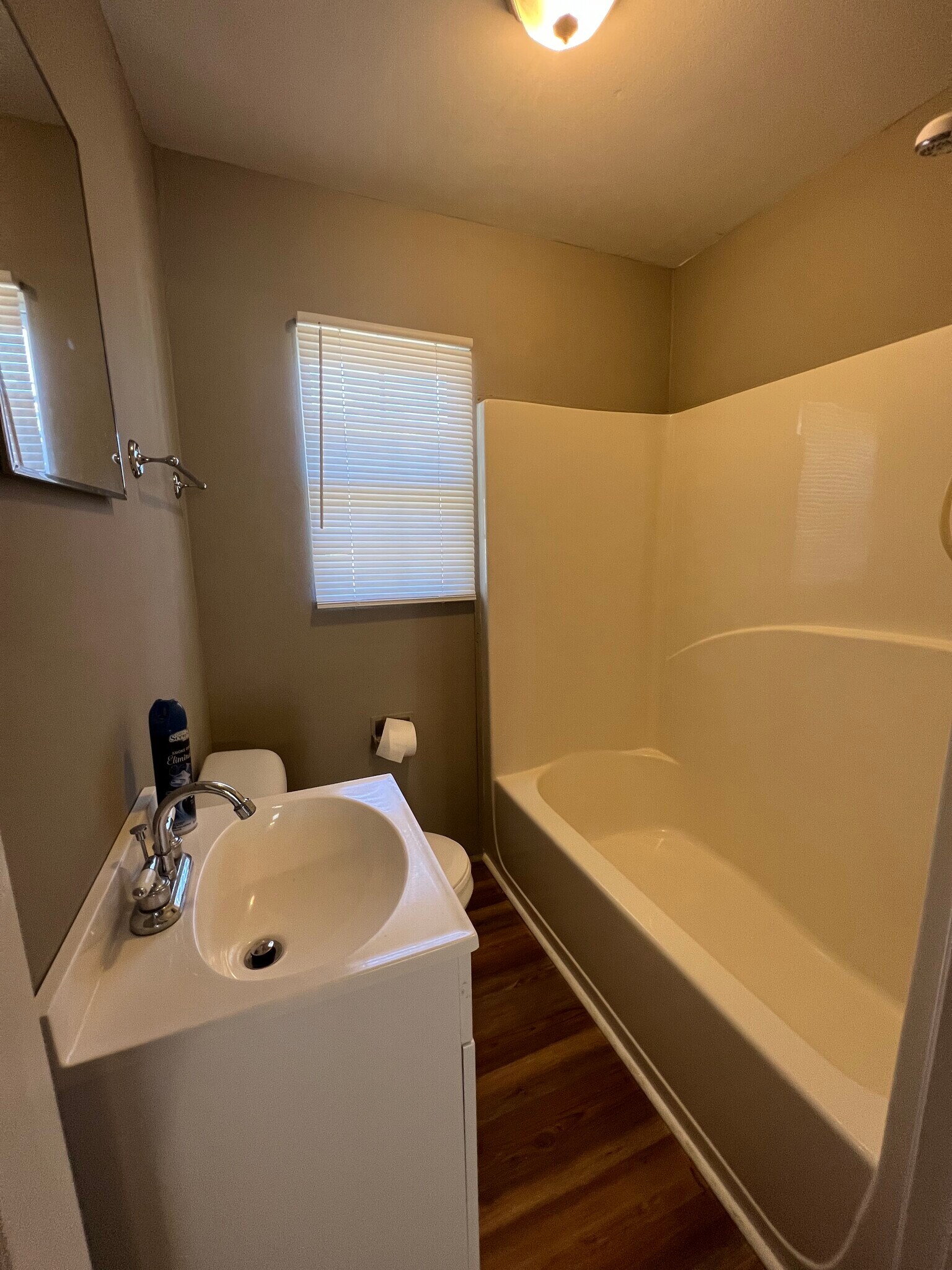 Building Photo - 1509 Humes Ave NE