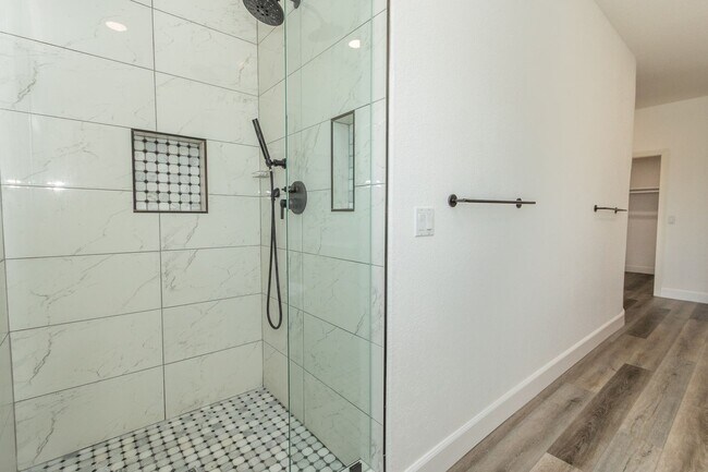Building Photo - Beautiful 3Bed/2.5Bath Oceanview Home in C...